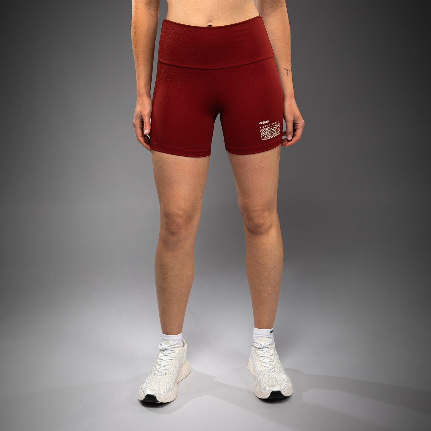 Venum Serpenti Damen Vale Tudo Shorts – Burgunder/Elfenbein