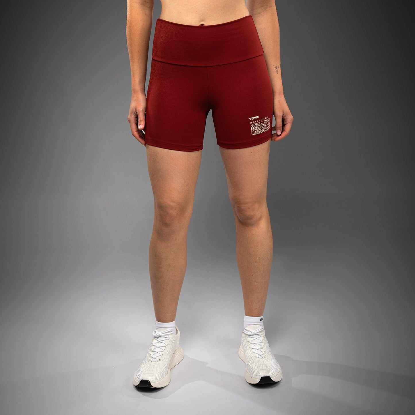 Venum Serpenti Damen Vale Tudo Shorts – Burgunder/Elfenbein