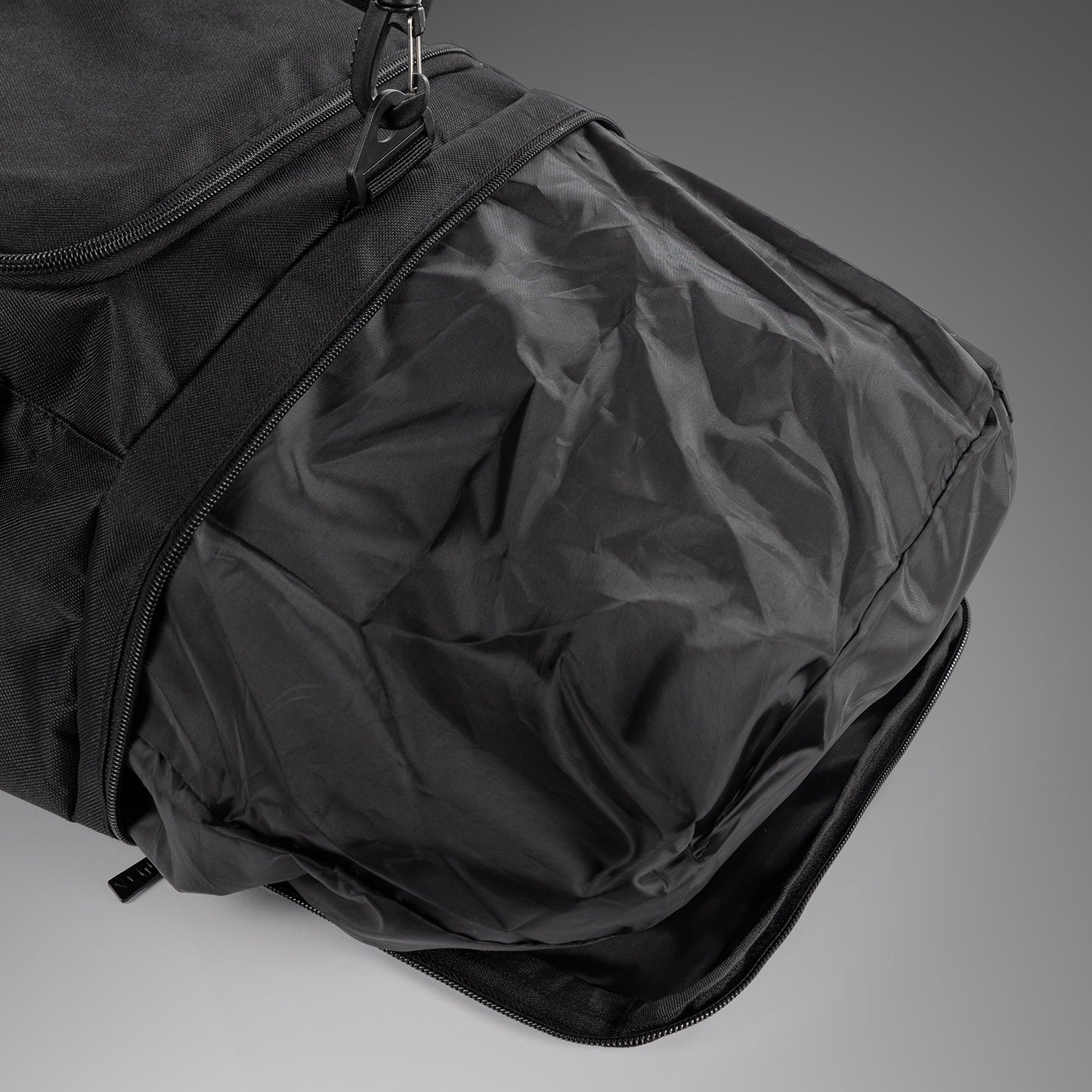 Venum Essential Sporttasche (37L) - Schwarz