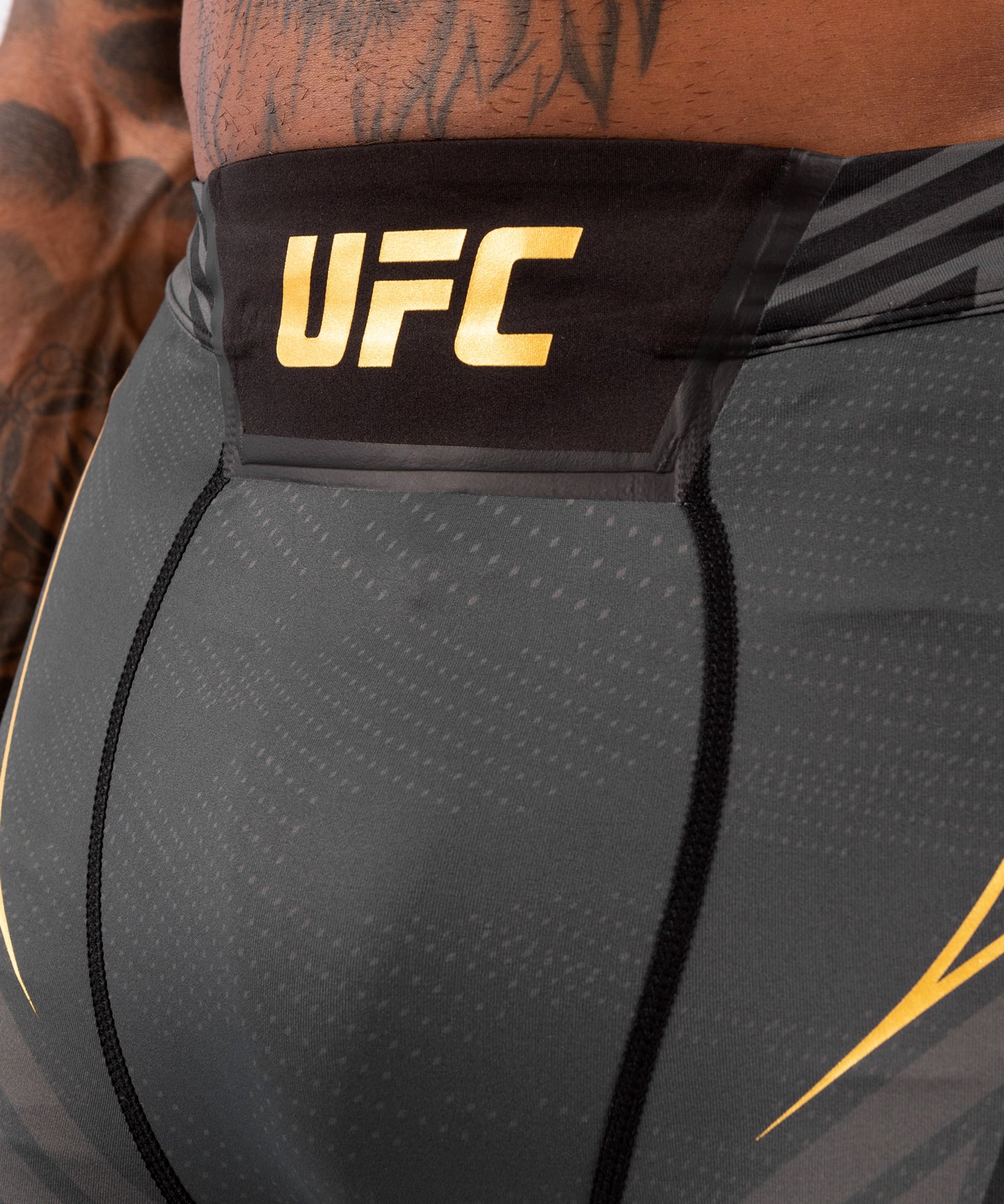 UFC Venum Authentic Fight Night Herren Vale Tudo Shorts - Long Fit - Champion