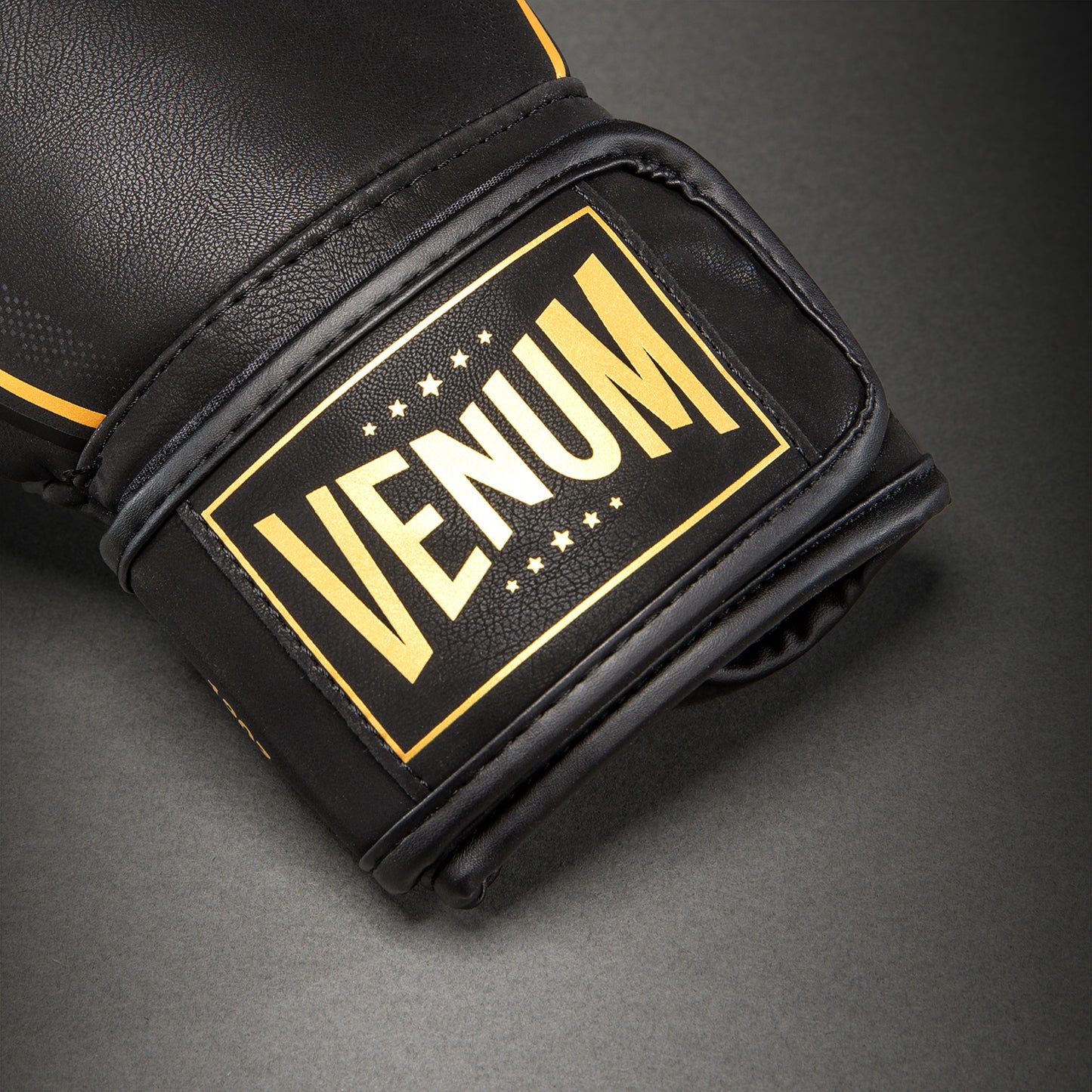 Venum G-Core Boxhandschuhe - Schwarz/Gold