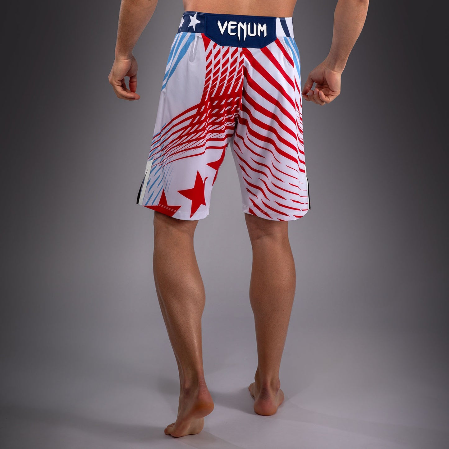 Official UFC Freedom 250 by Venum Authentic Fight Night Fight Shorts im Long Fit für Herren - Weiß
