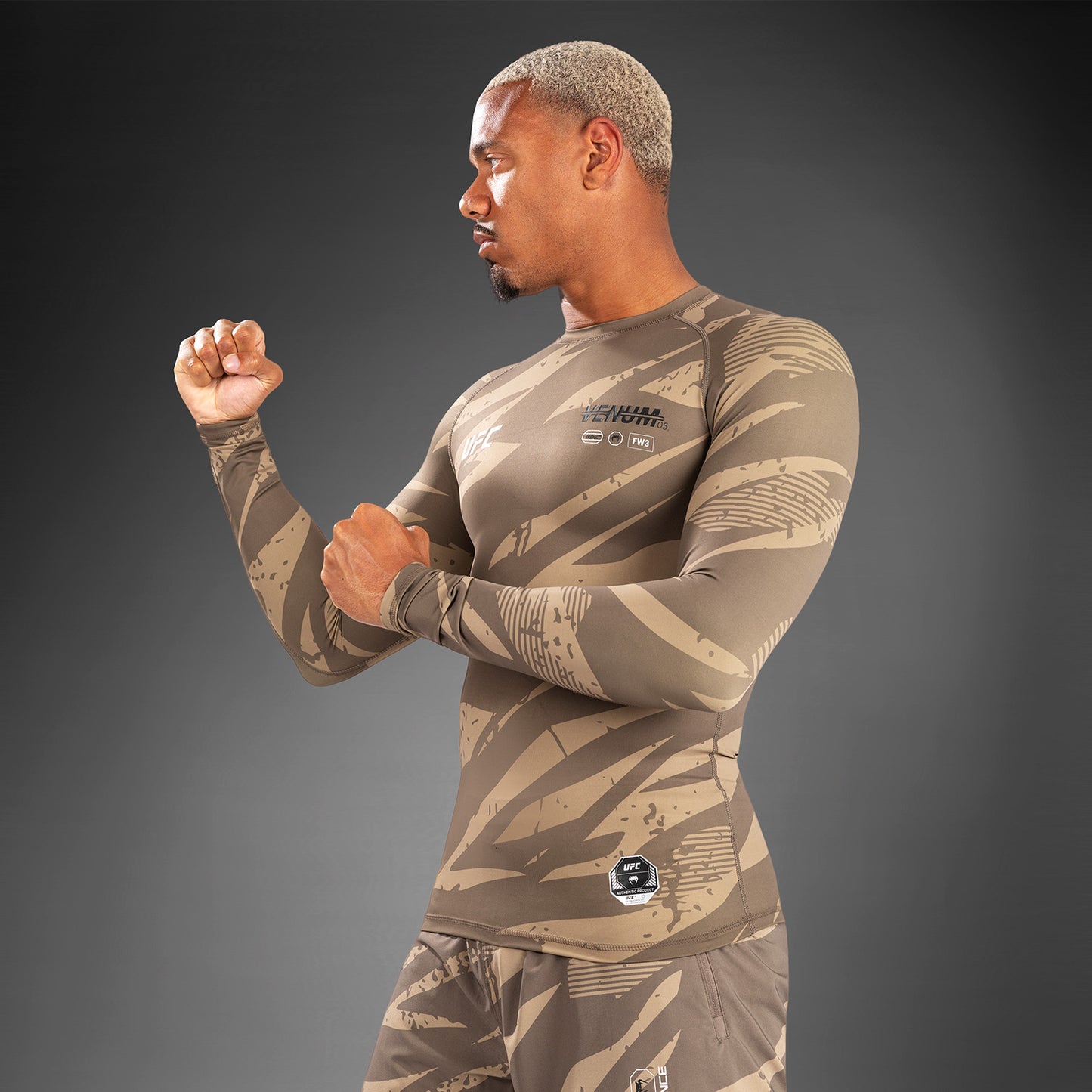 UFC Adrenaline by Venum Fight Week Performance Langärmeliger Rashguard - Desert Camo