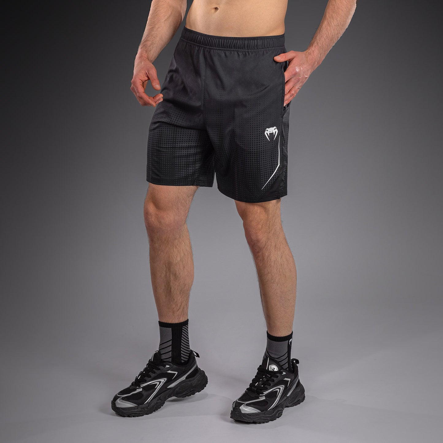 Venum Stealth Trainingsshorts – Schwarz/Weiß