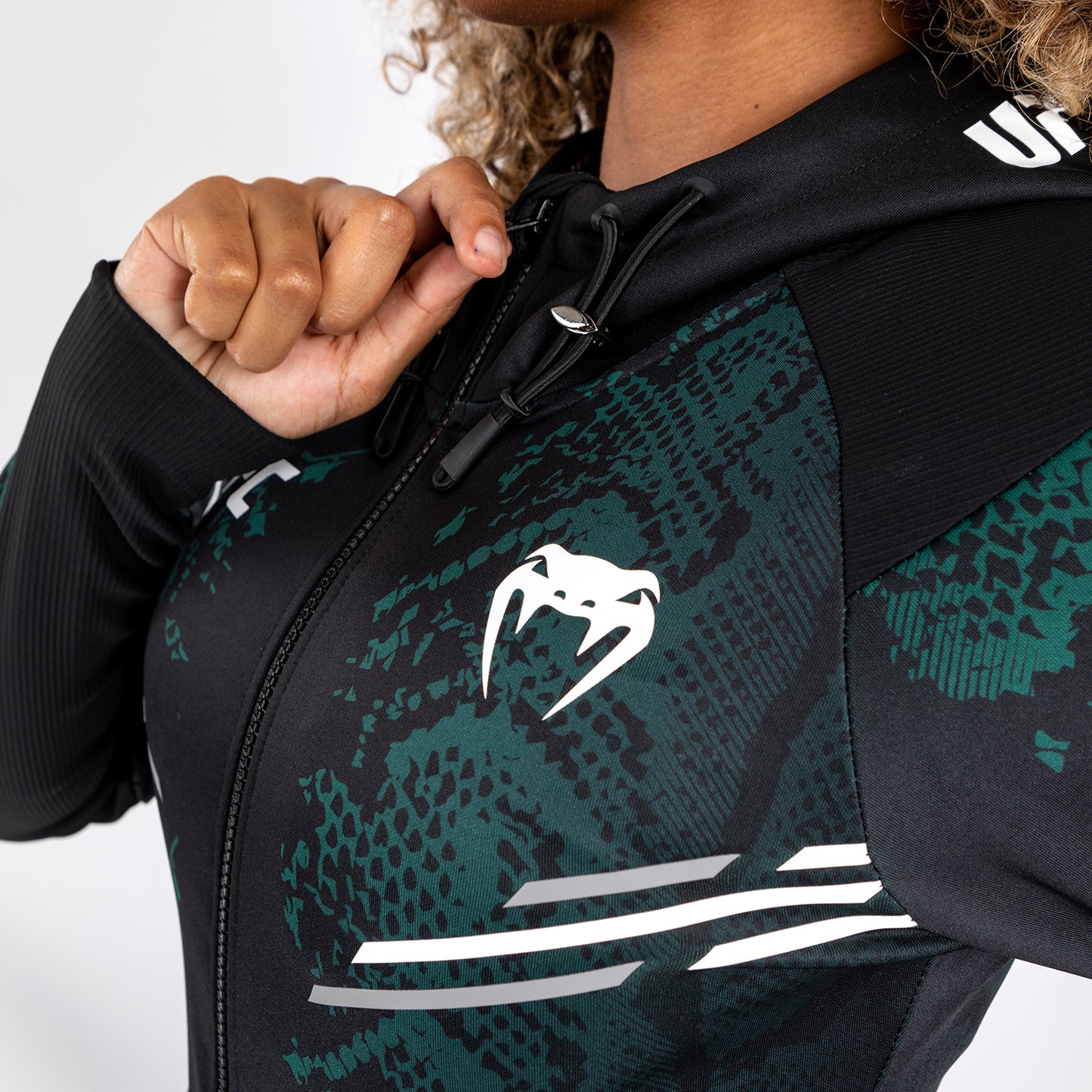UFC Adrenaline by Venum Authentic Fight Night Walkout-Hoodie für Frauen - Emerald Edition - Grün/Schwarz
