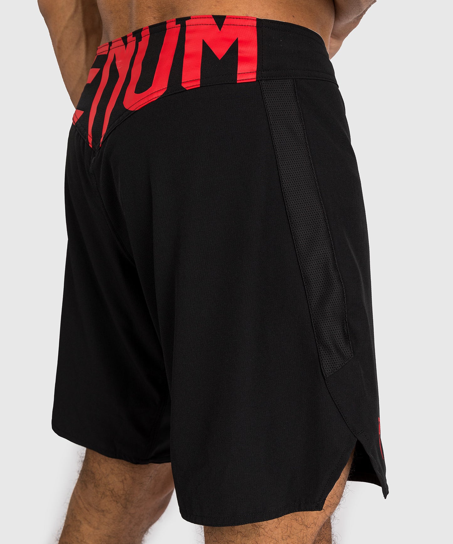 Venum Light 5.0 Fight Shorts - Schwarz/Rot