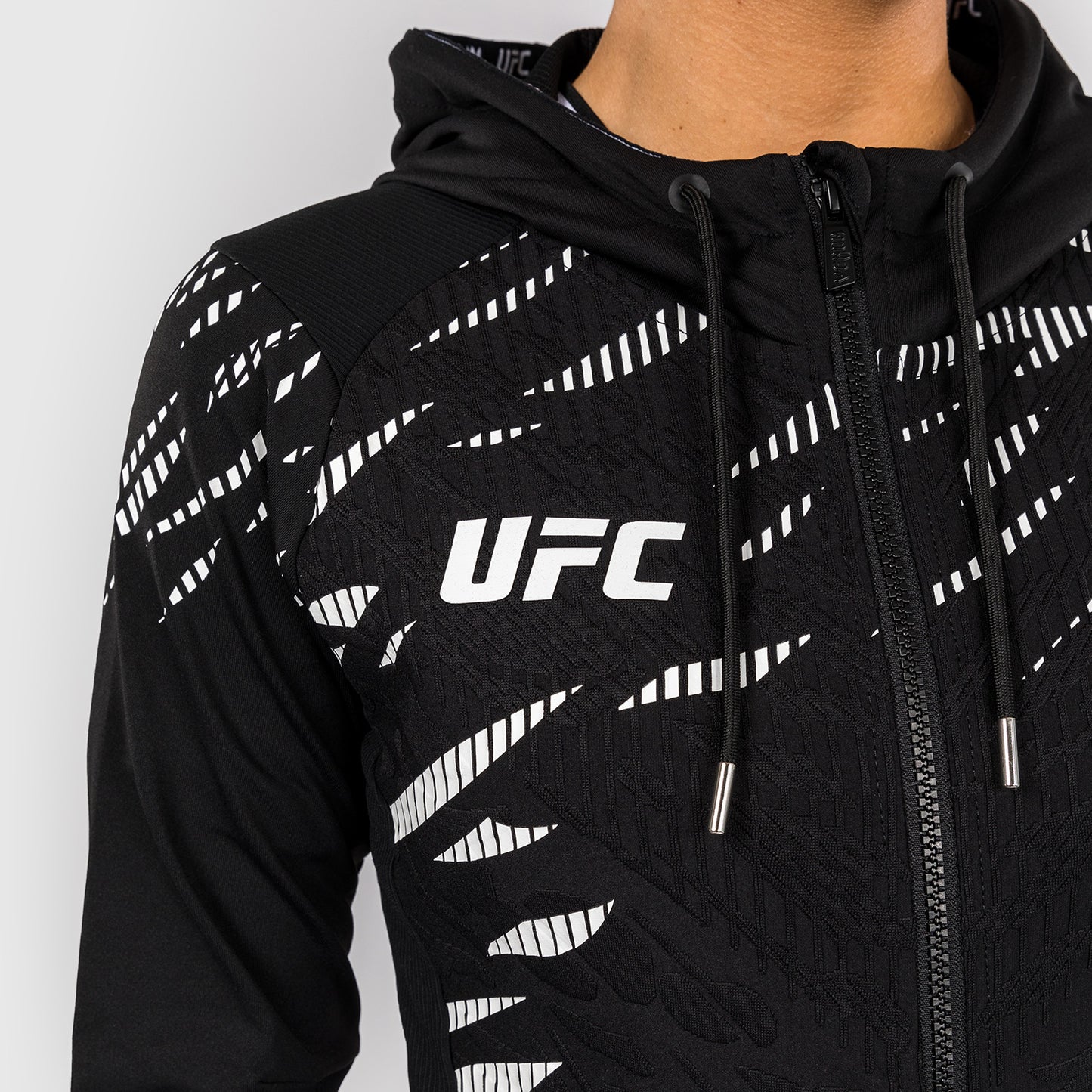 UFC Fusion by Venum Personalized Authentic Fight Night Damen Walkout Hoodie - Schwarz