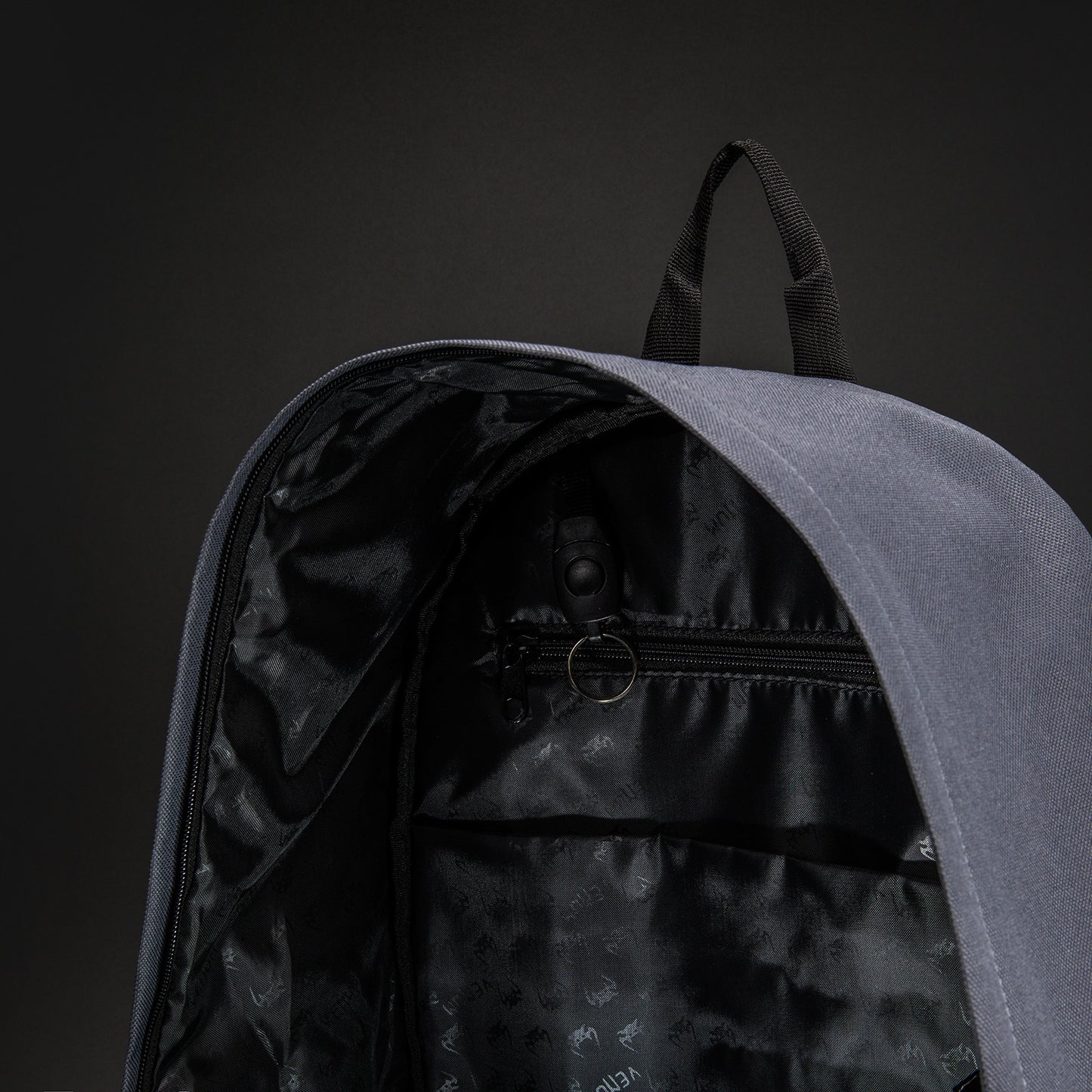 Venum Essential Sporttasche (24 L) - Grau/Schwarz
