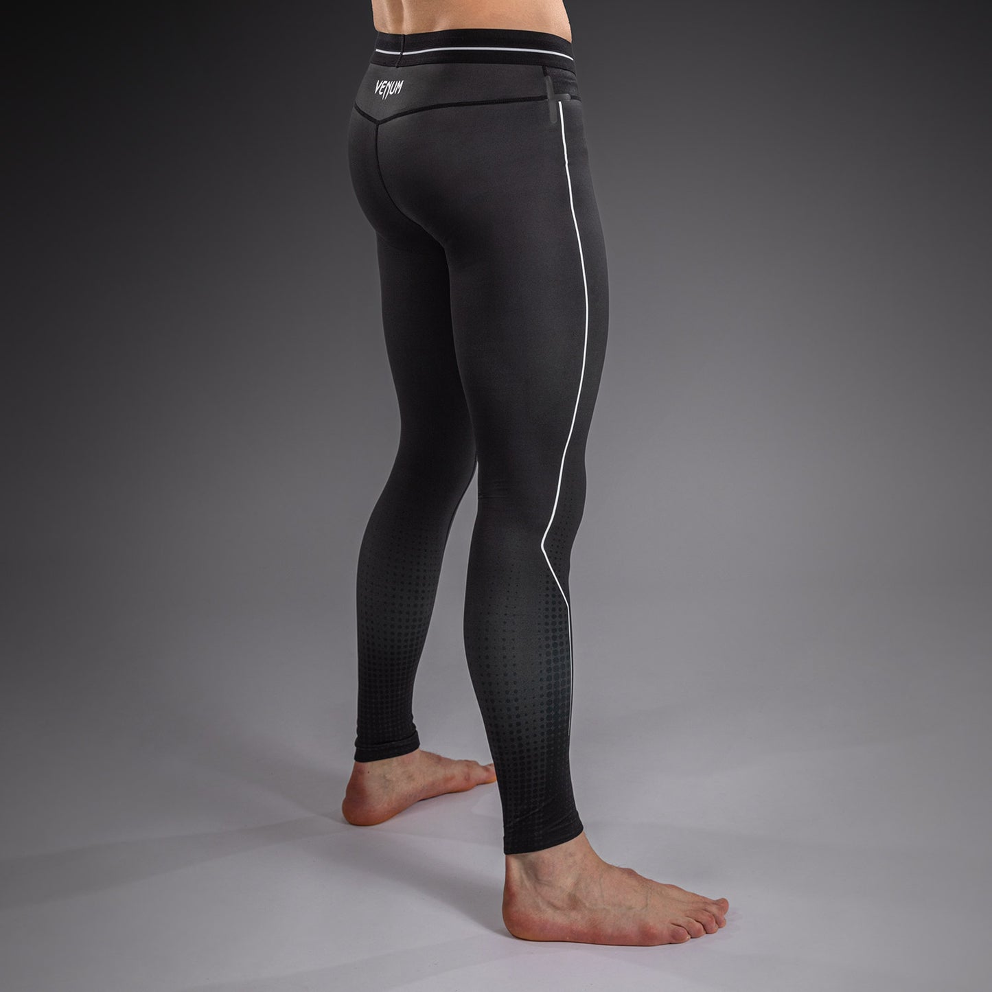 Venum Stealth Spats – Schwarz/Weiß