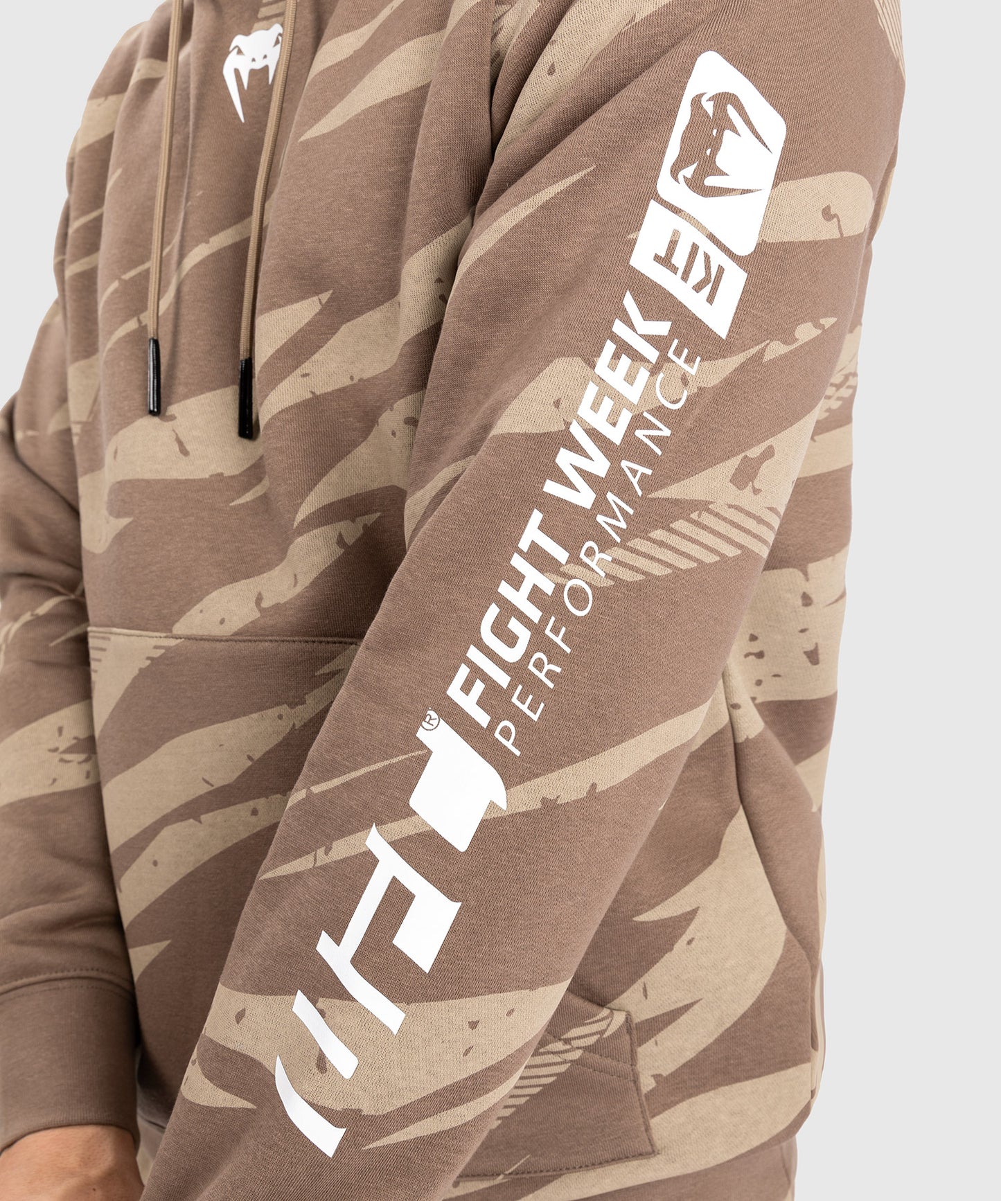 UFC Adrenaline by Venum Fight Week Herren Pullover Hoodie - Desert Camo