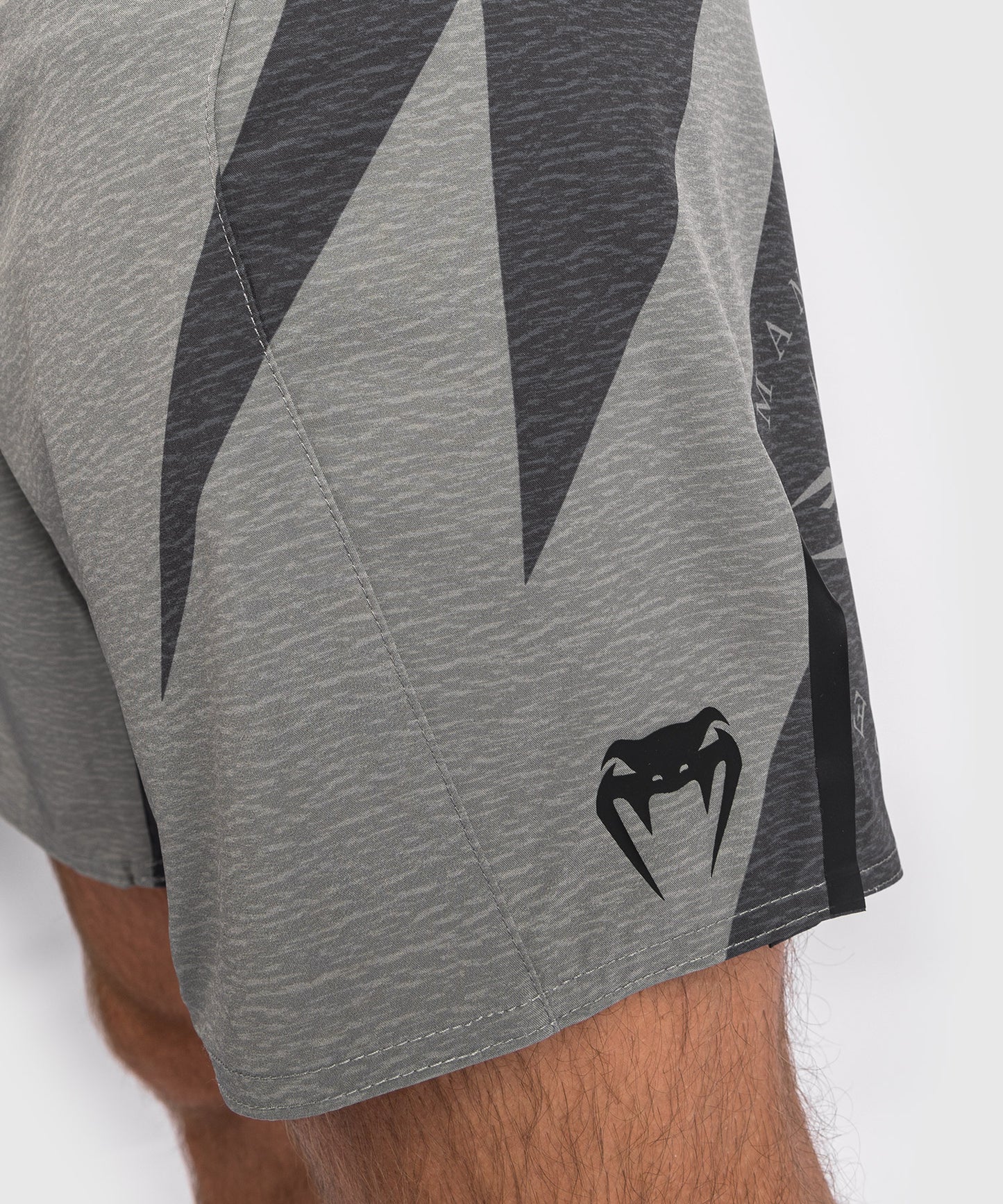 Venum Stone Fightshorts – Mineralgrün