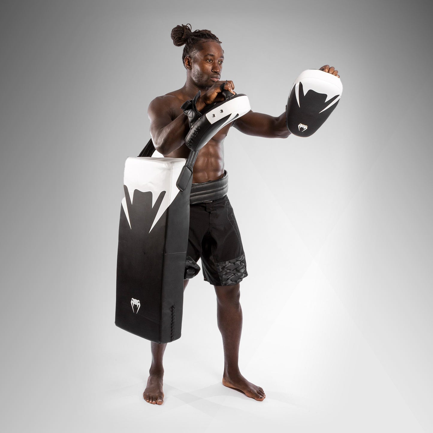 Venum Pro Boxschutz – Khaki/Gold