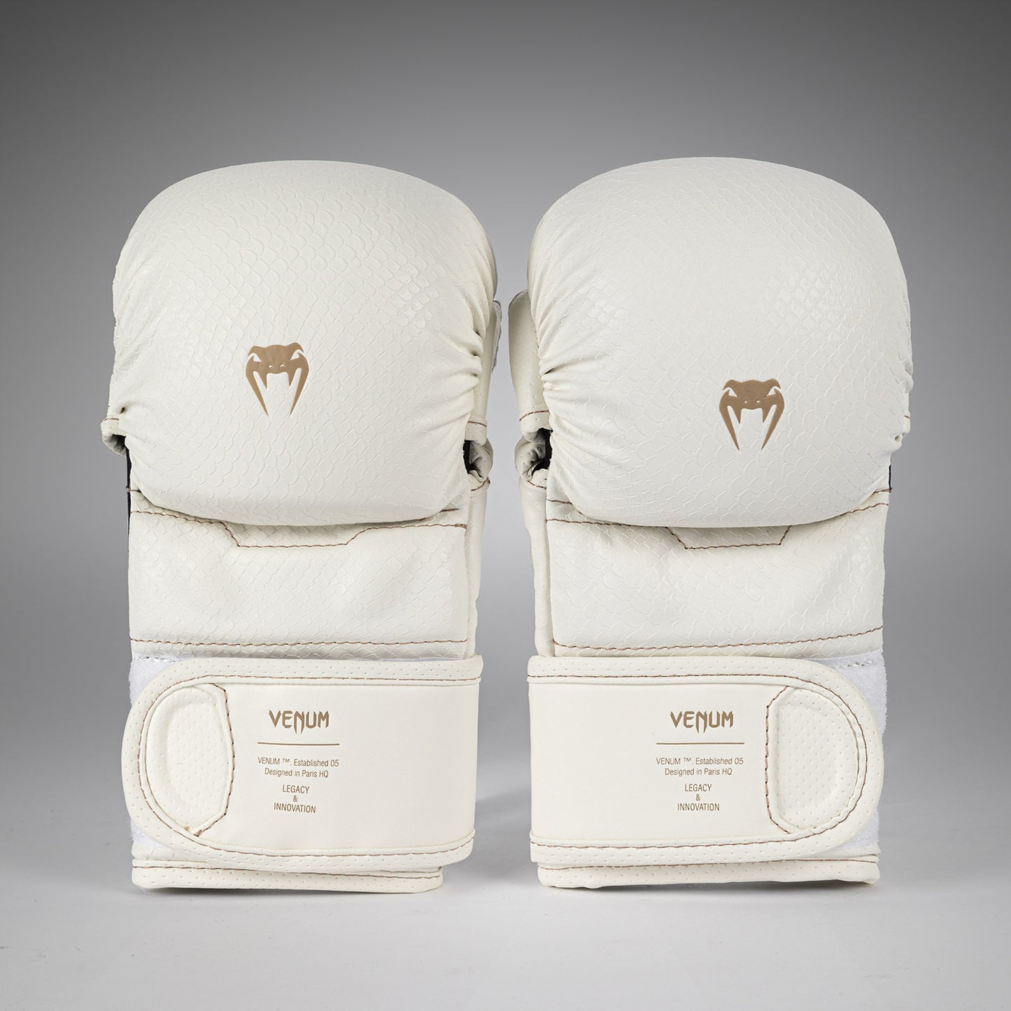 Venum Impact Evo Scales MMA Sparring Handschuhe – Elfenbein
