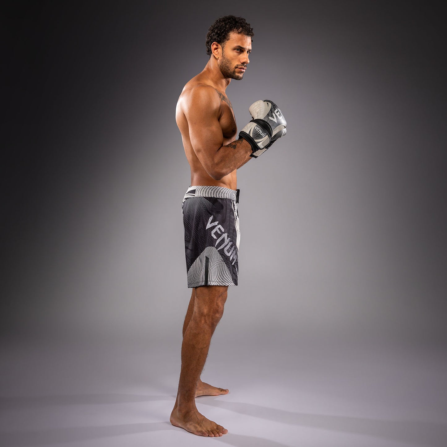 Venum Galactic 3.0 Fightshorts - Cremeweiß/Schwarz