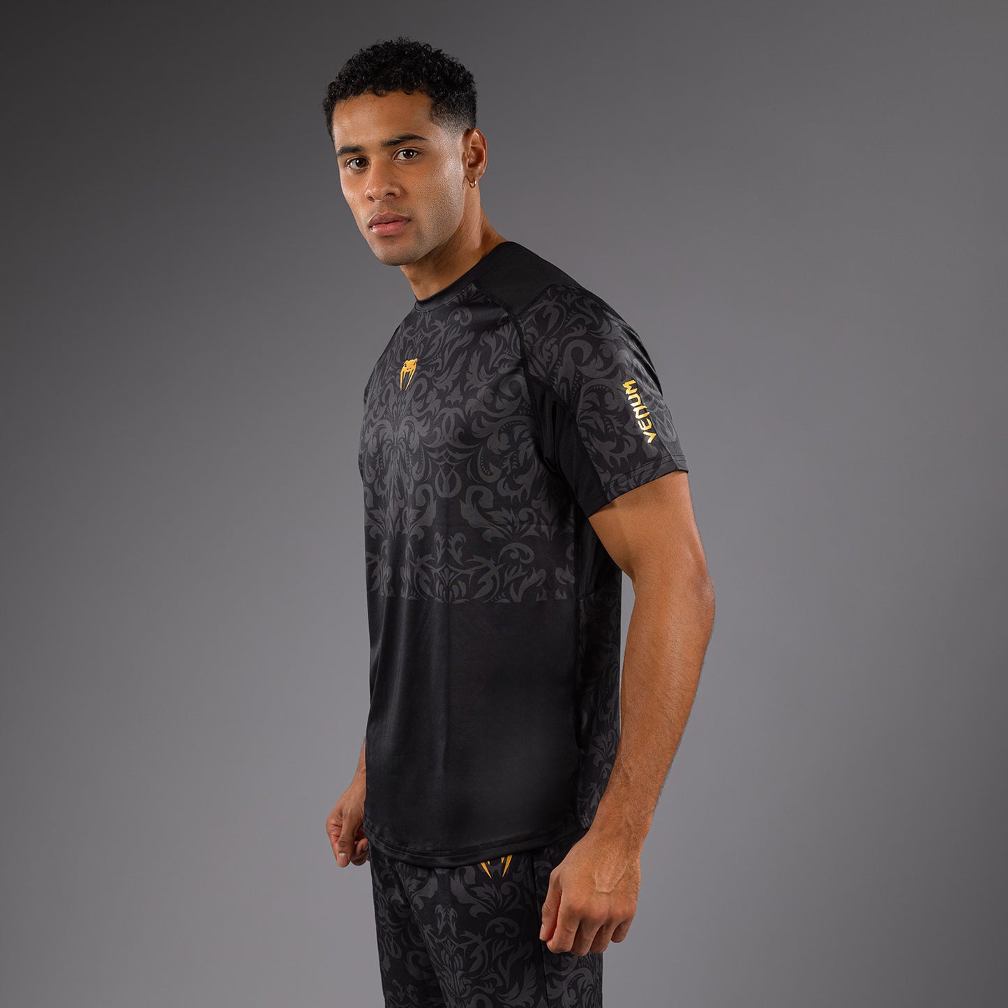 Venum x Topuria Unmatched Edition Dry-Tech Shirt - Schwarz/Gold