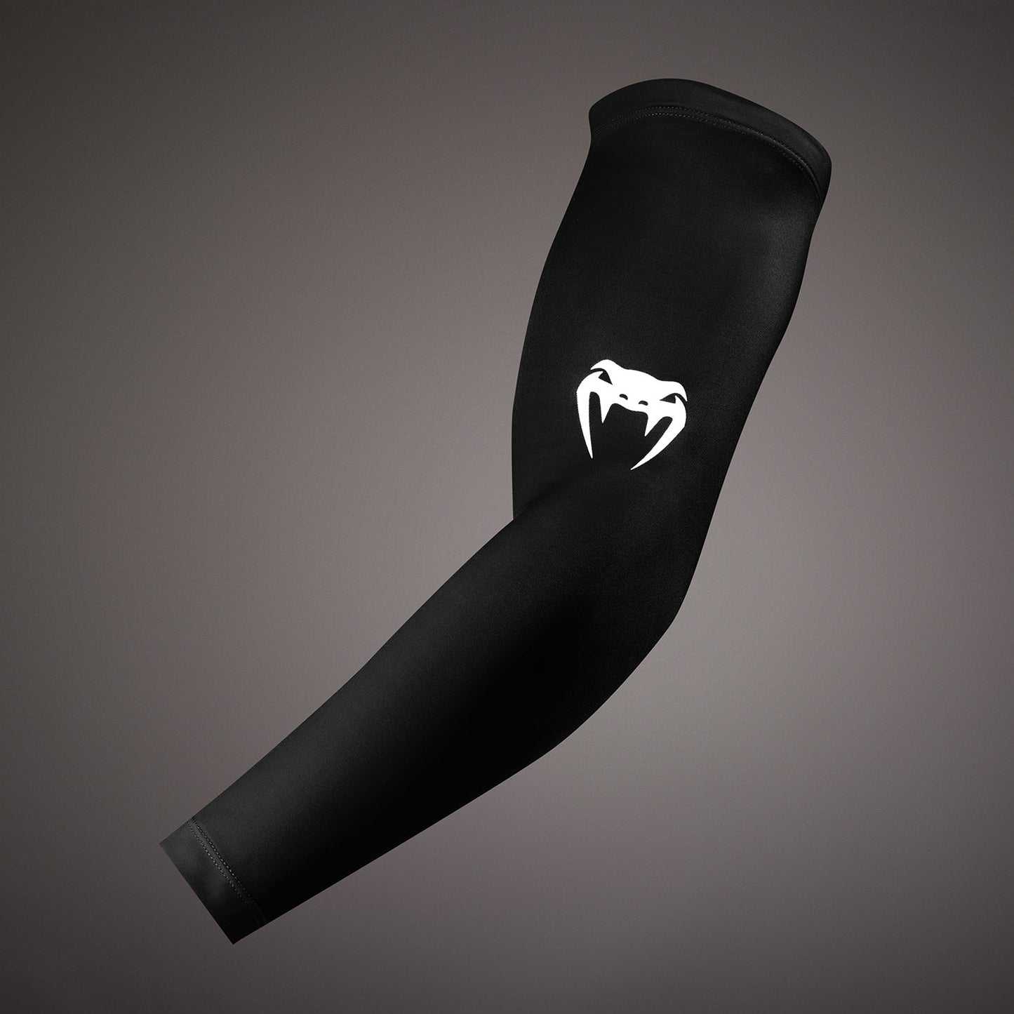 Venum Lineup Armsleeves - Schwarz/Weiß