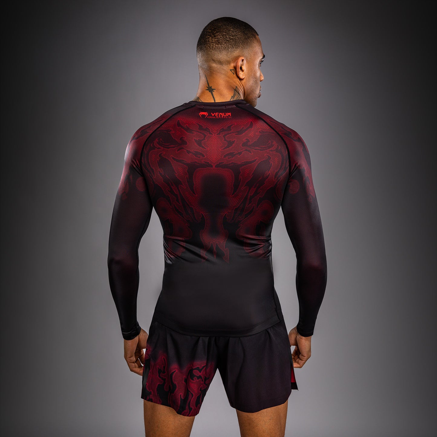 Venum Spectre Langarm Rashguard – Schwarz/Rot