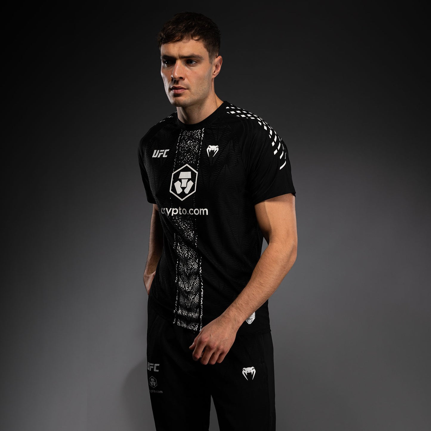 UFC Zenith by Venum Authentic Fight Night Offizielles Walkout-Trikot Herren Personalisiert - Schwarz