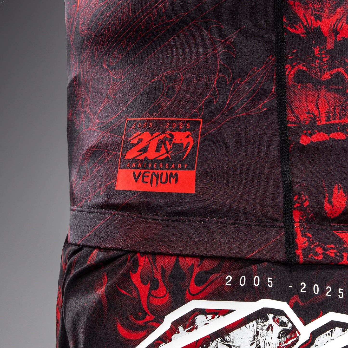 Venum 20th Anniversary Kurzarm Rashguard - Schwarz/Rot