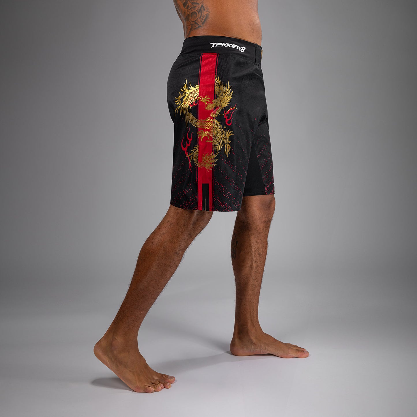 Venum x TEKKEN 8 - Marshall Law Fight Shorts - Schwarz/Rot/Gold
