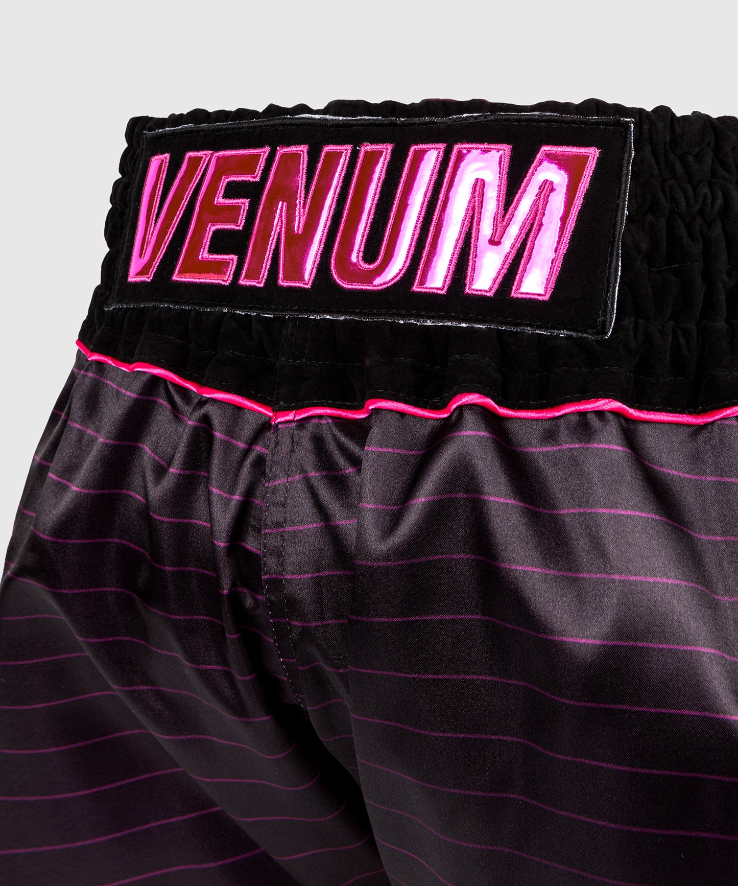 Venum Attack Muay Thai Shorts - Schwarz/Pink