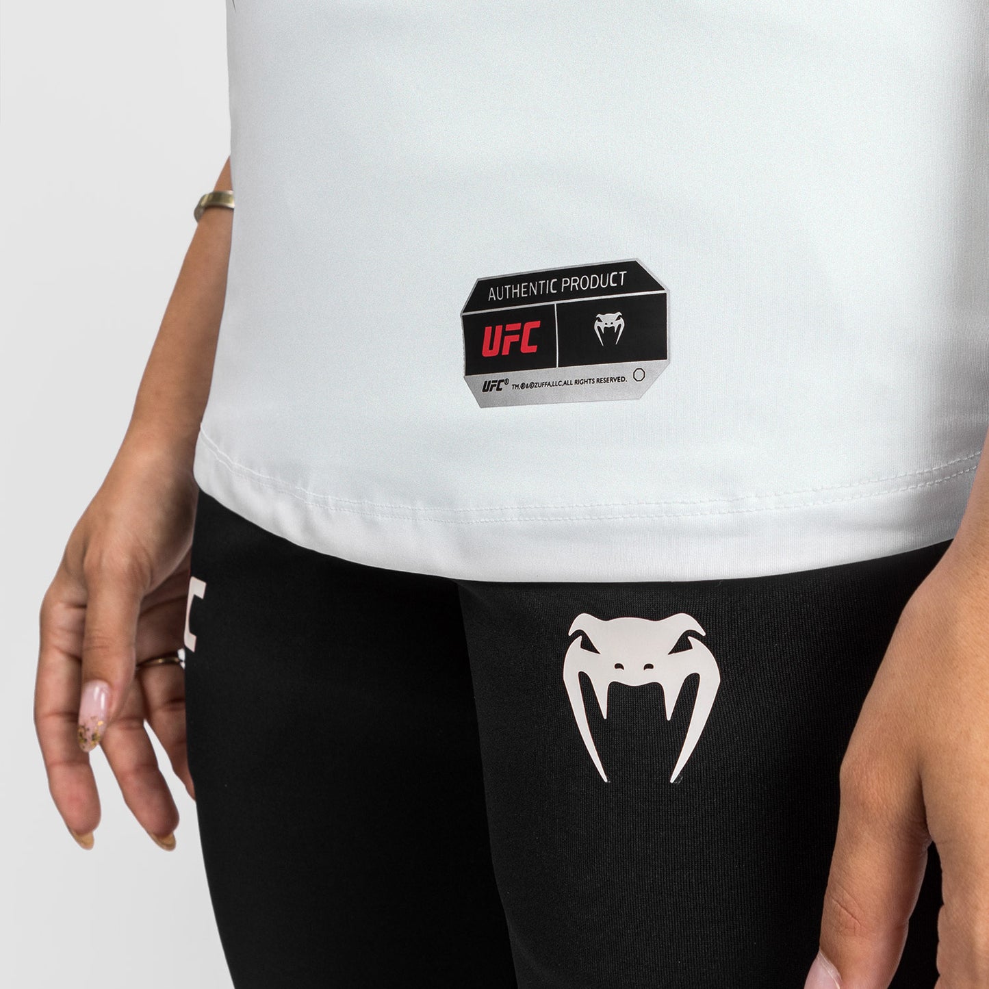 UFC Venum Authentic Fight Night 2.0 Frauen Walkout Jersey - weiß
