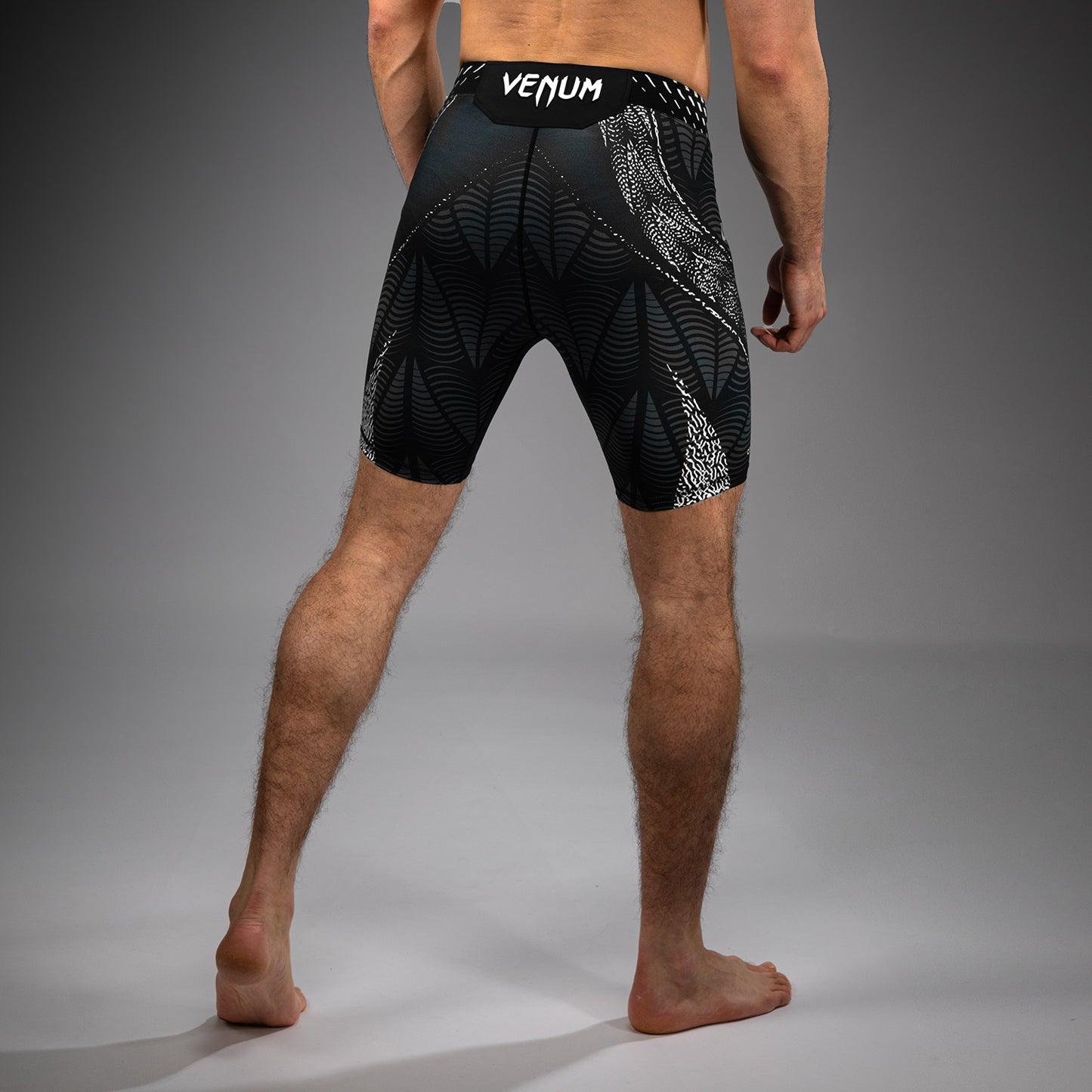 UFC Zenith by Venum Authentic Fight Night Vale Tudo Short Herren Personalisiert - Schwarz