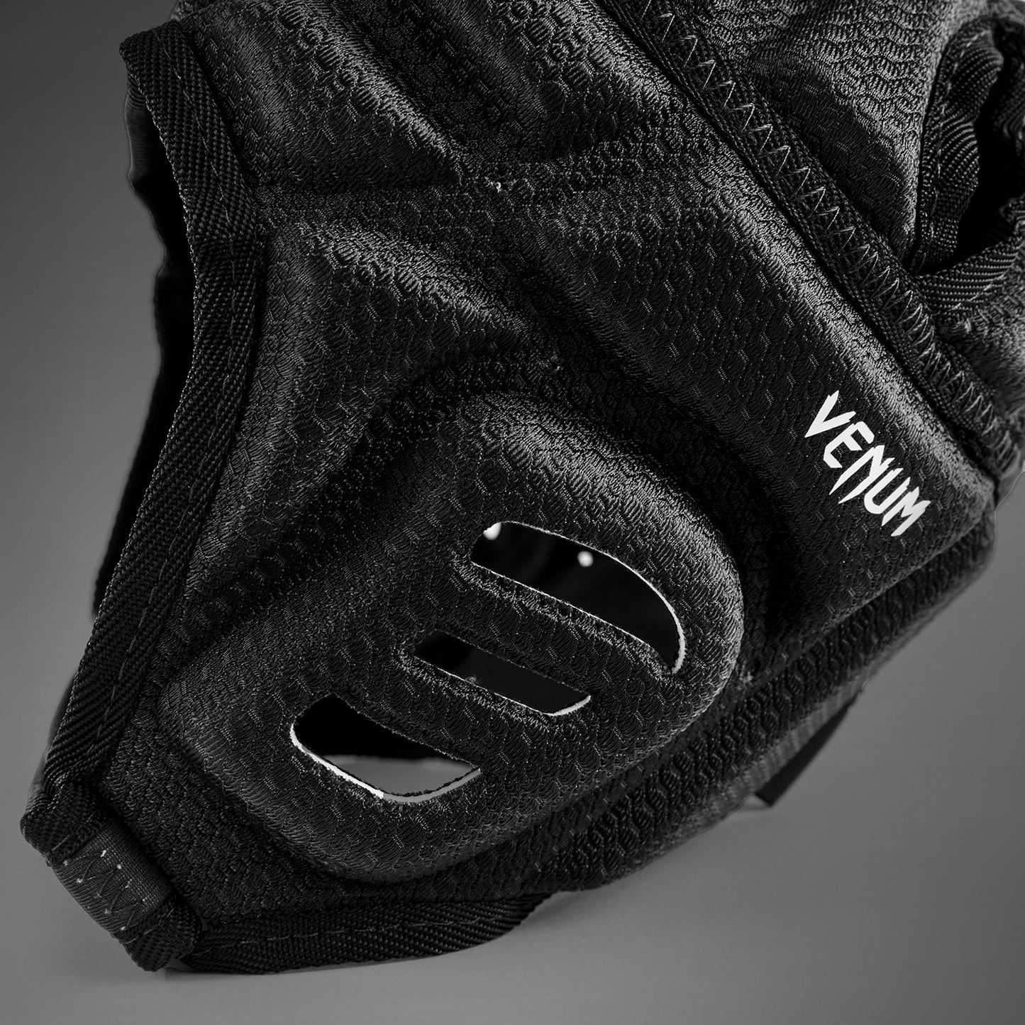 Venum Elite Protect Softshell Helm – Schwarz/Weiß