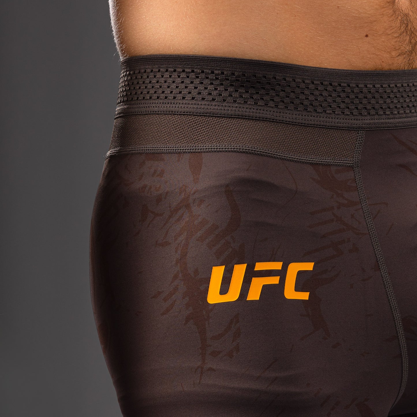 UFC Fusion by Venum Fight Week Herren Performance Tight - Erdiges Braun