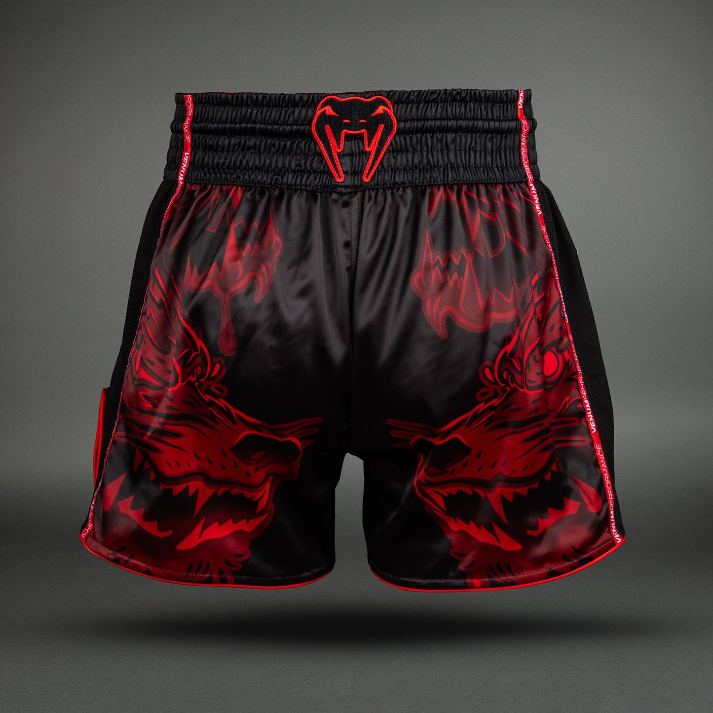 Venum Wolf Atak Muay-Thai-Shorts – Schwarz/Rot