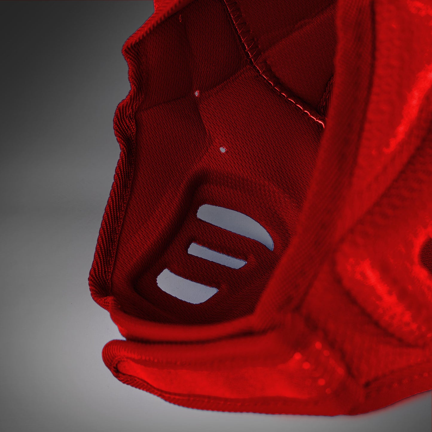 Venum Elite Protect Softshell Helm – Rot/Weiß