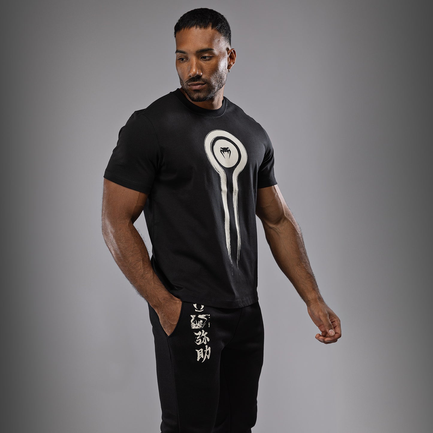 Venum x Assassin’s Creed Shadows T-Shirt - Schwarz