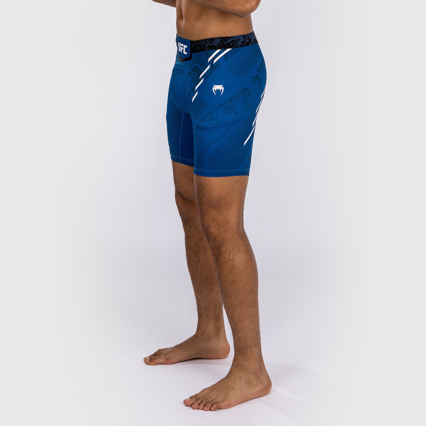 UFC Adrenaline by Venum Authentic Fight Night Vale Tudo Short für Männer - Blau