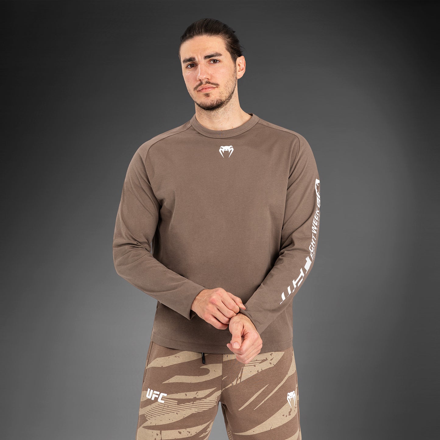 UFC Adrenaline by Venum Fight Week Herren Langarm T-Shirt - Bronze