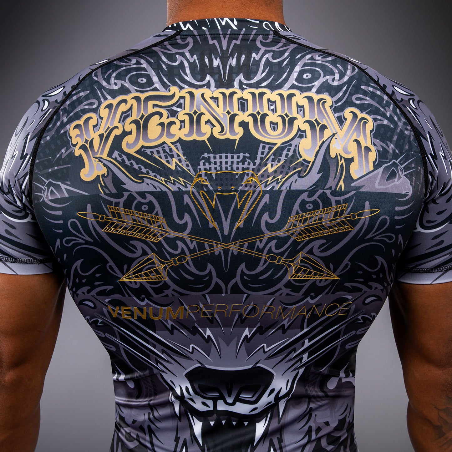 Venum Wolf Atak Kurzarm Rashguard – Schwarz/Grau