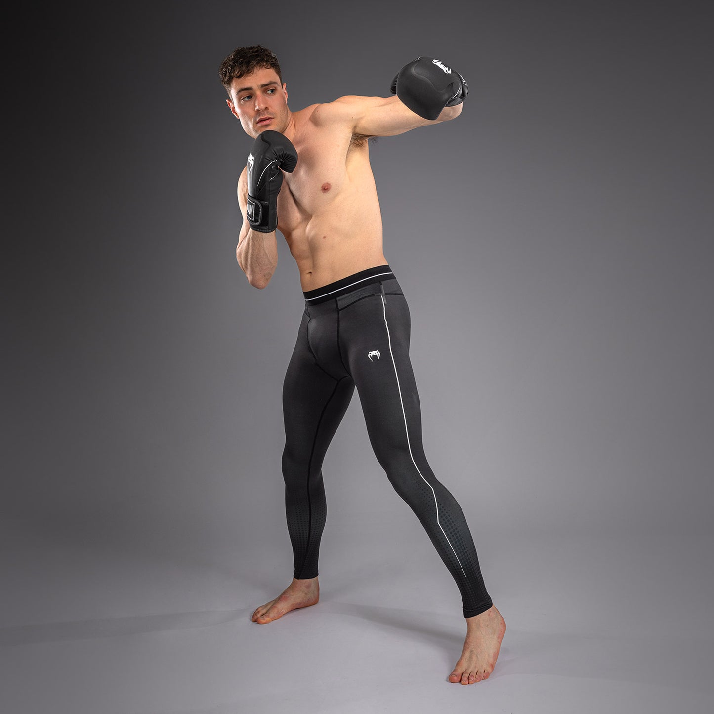 Venum Stealth Spats – Schwarz/Weiß