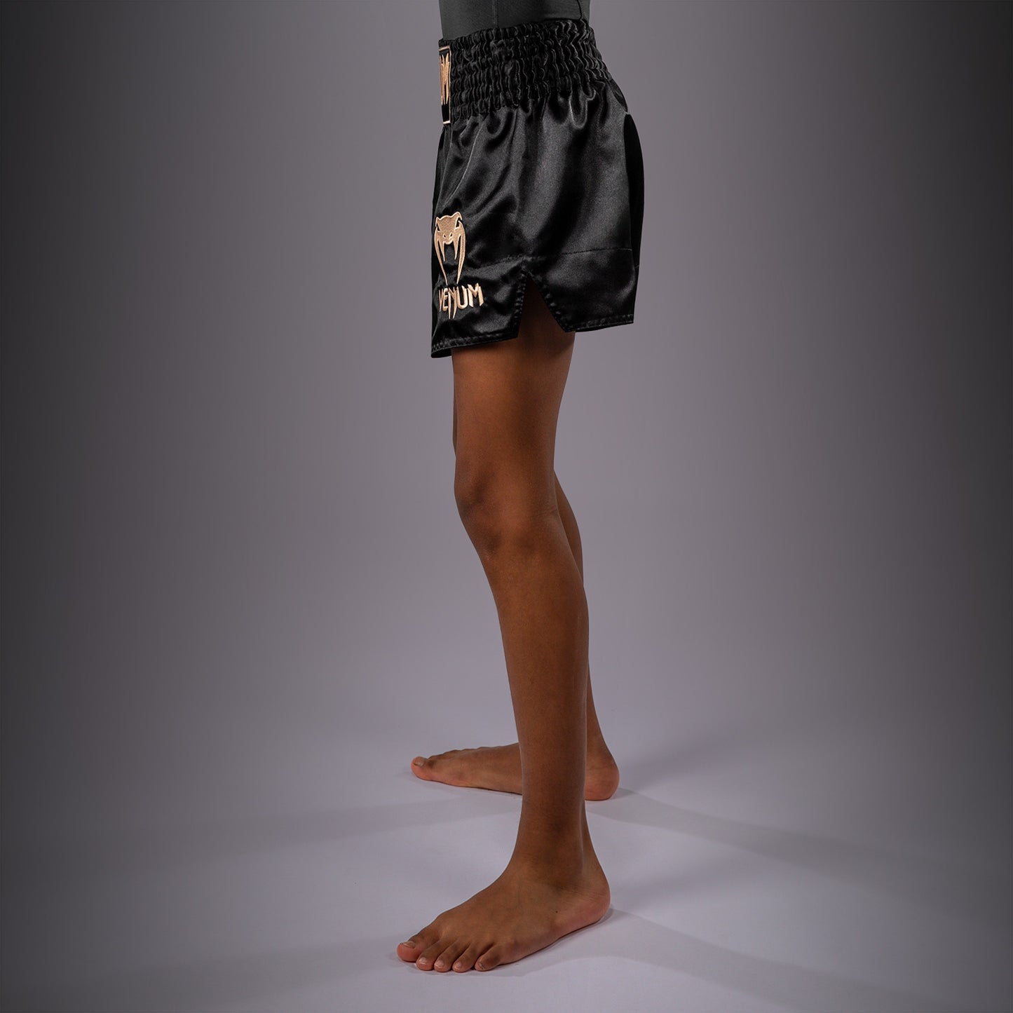 Venum Classic Muay-Thai-Shorts für Kinder – Schwarz/Gold