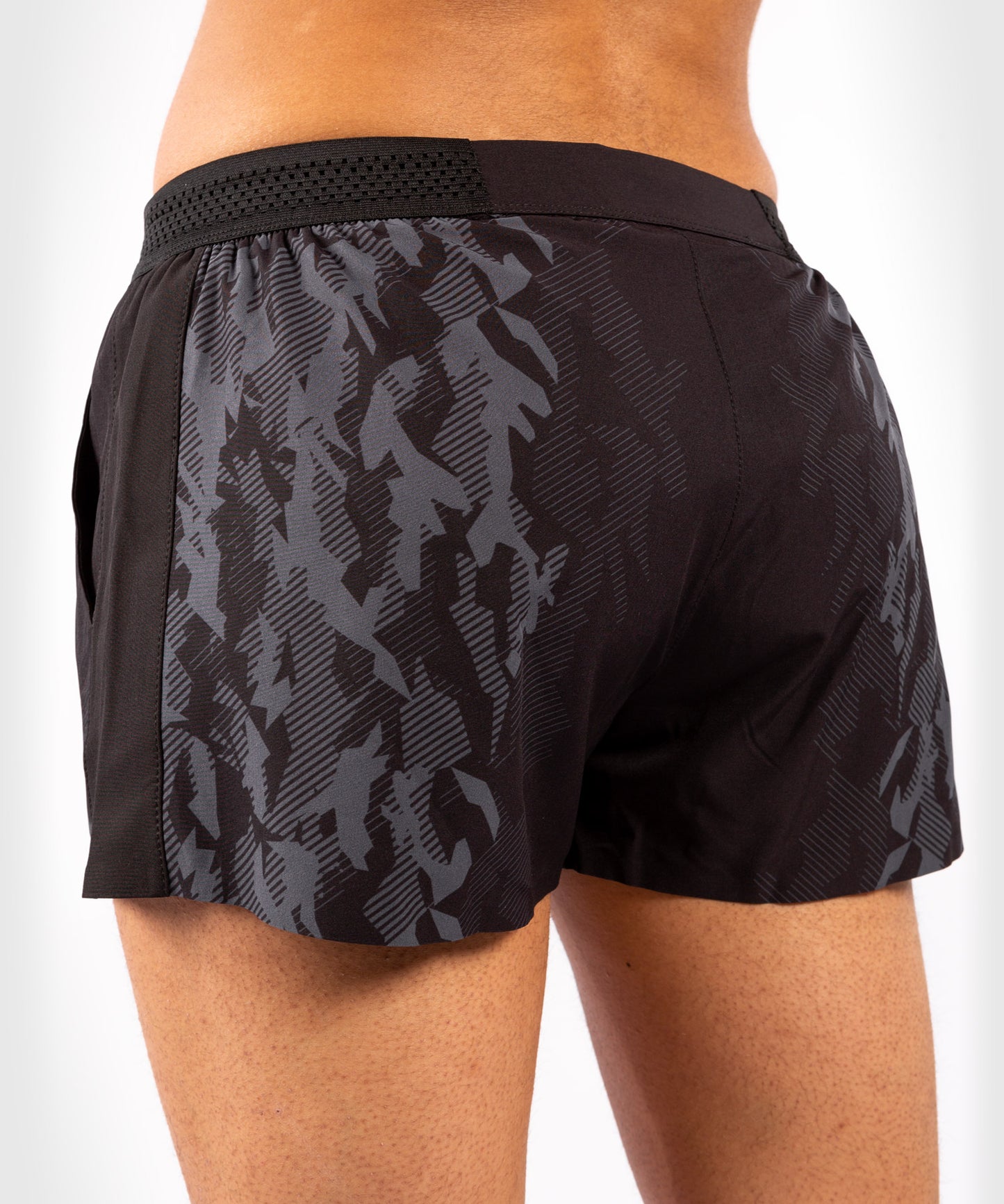 UFC Venum Authentic Fight Week Damen Performance Shorts - Schwarz