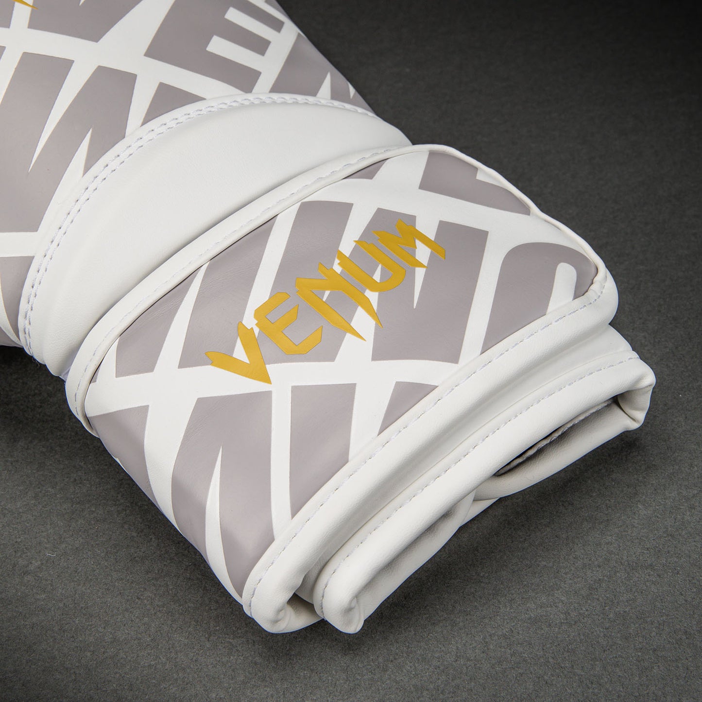 Venum Contender 1.5 XT 3D Boxhandschuhe – Weiß/Gold