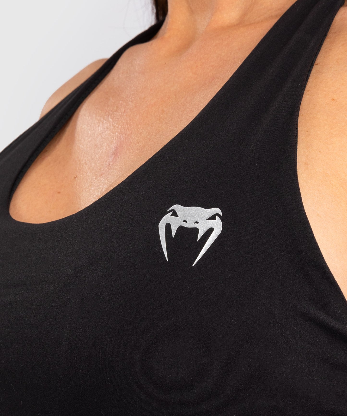 Venum Elevate Langer Sport-BH für Frauen - Schwarz