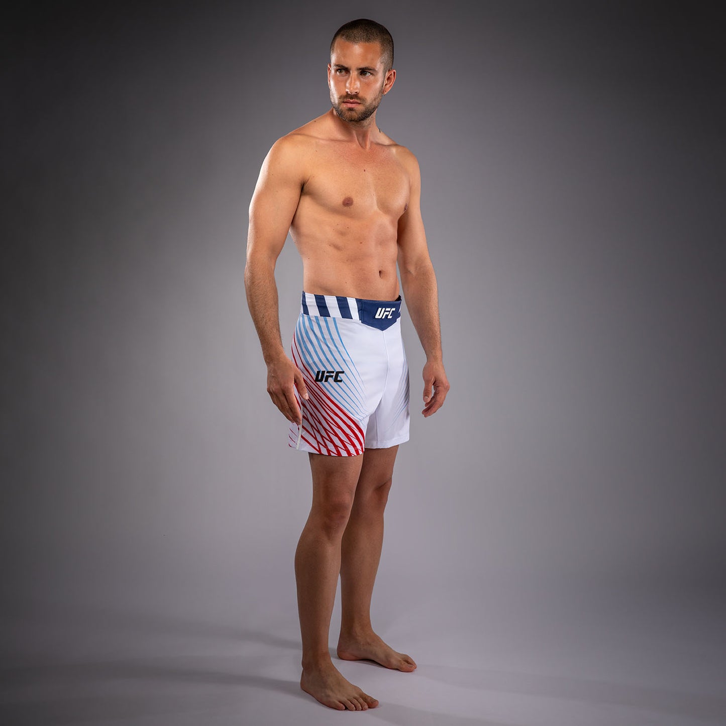 Official UFC Freedom 250 by Venum Authentic Fight Night Fight Shorts im Short Fit für Herren - Weiß