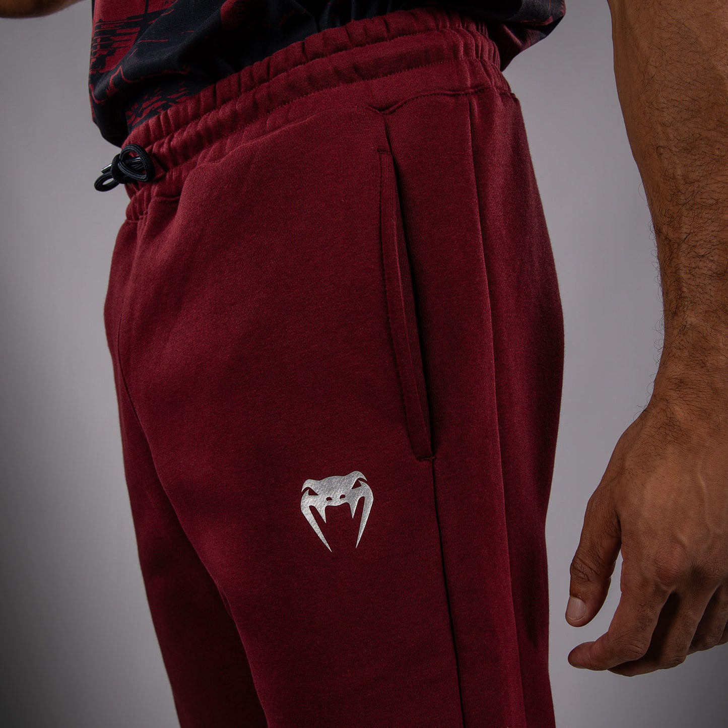 UFC Zenith by Venum Authentic Fight Week Hose Herren - Burgunderrot