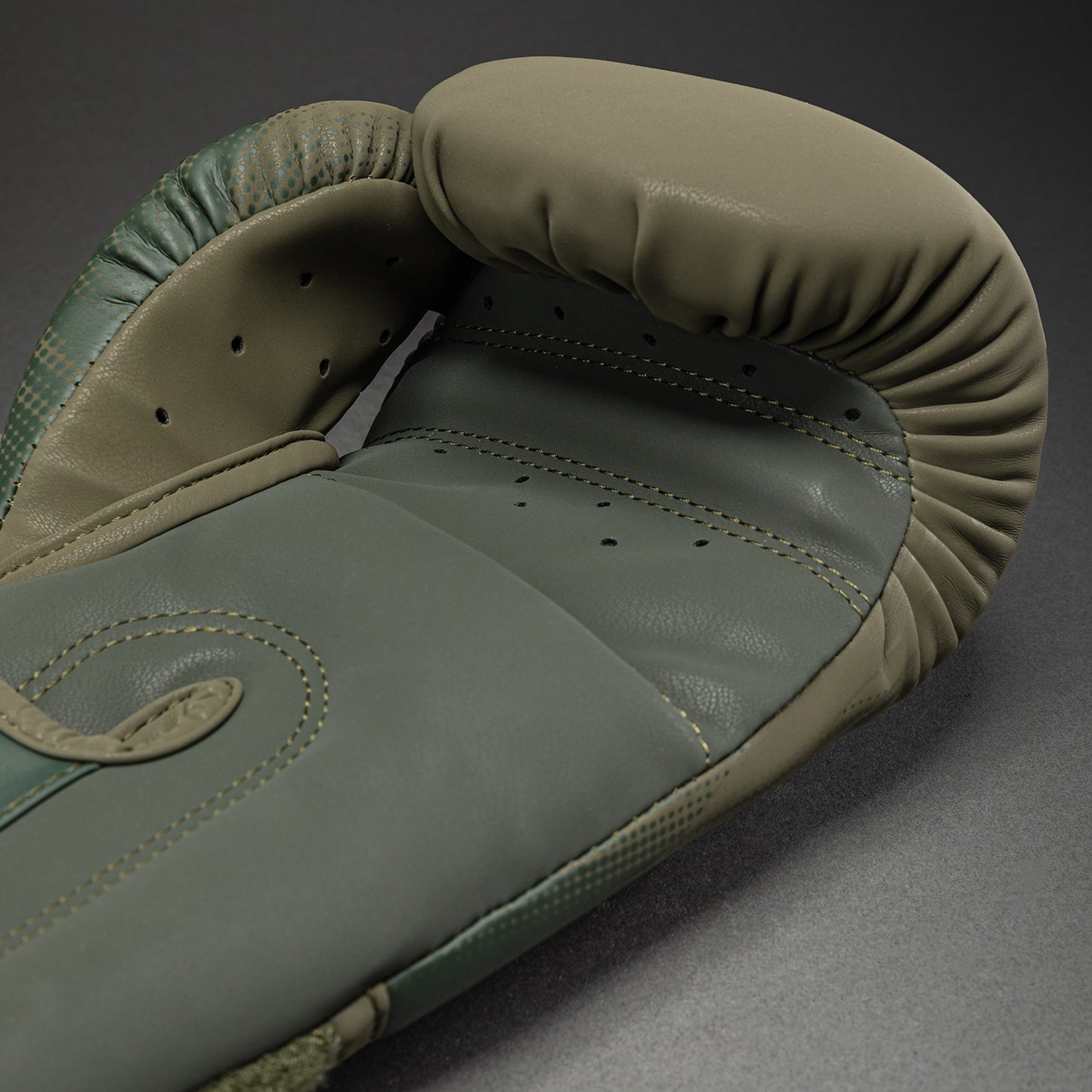 Venum Stealth Boxhandschuhe Khaki/Dunkelgrün