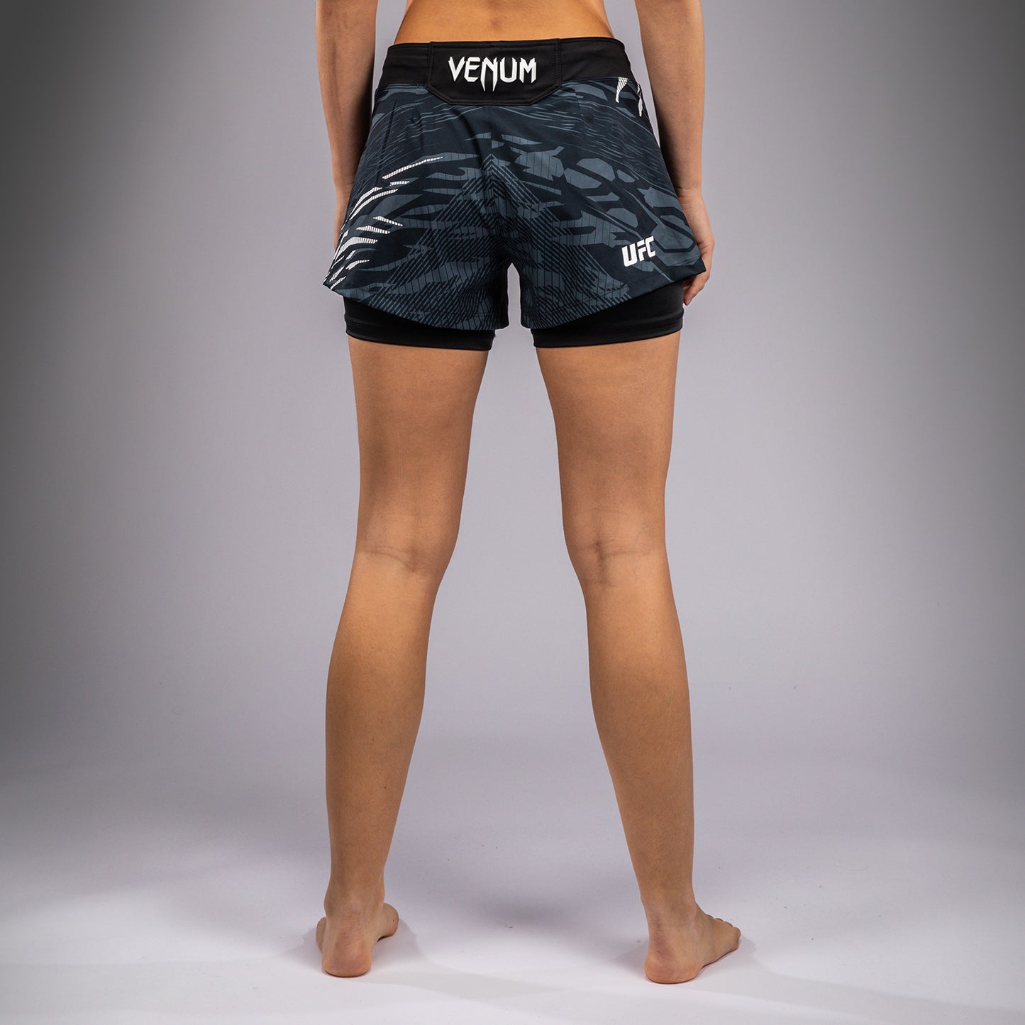 UFC Fusion by Venum Authentic Fight Night Damen Fight Short - Schwarz