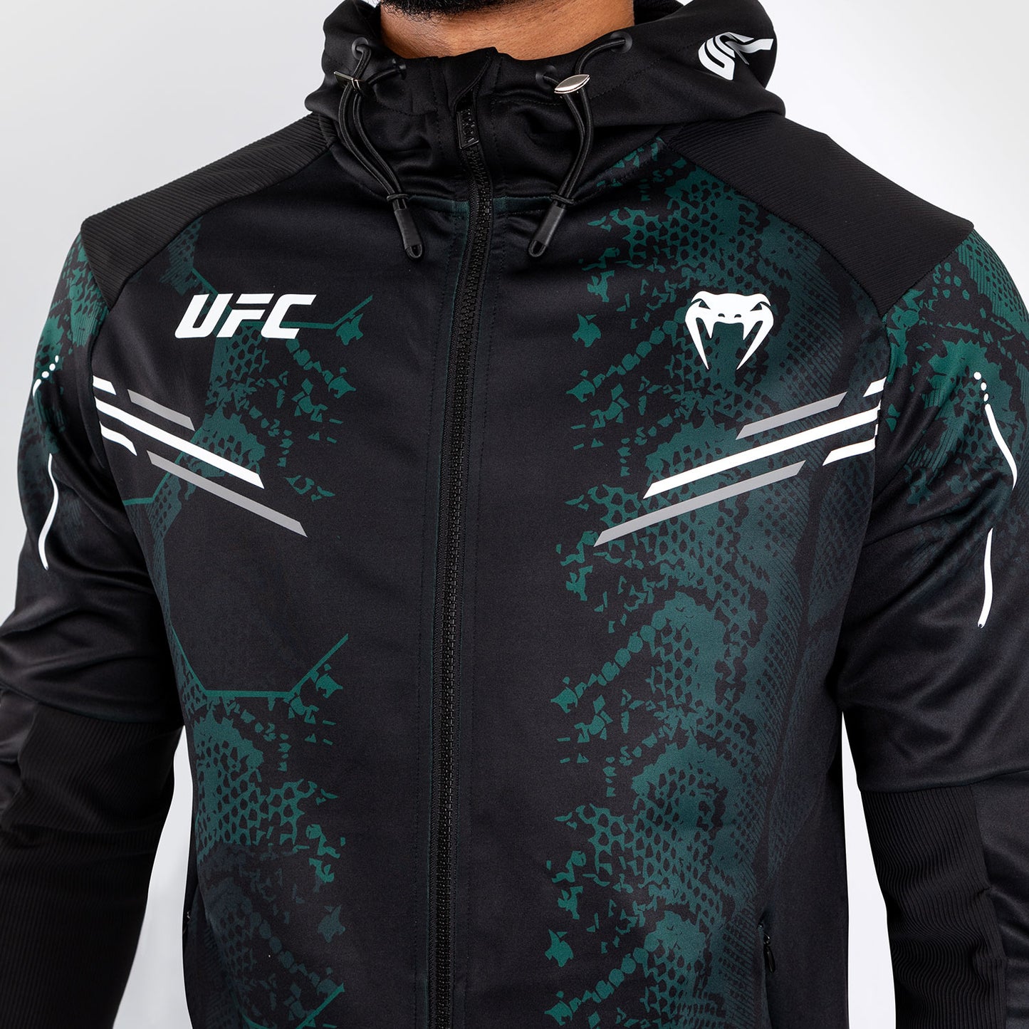 UFC Adrenaline by Venum Authentic Fight Night Walkout Hoodie für Männer - Emerald Edition - Grün/Schwarz
