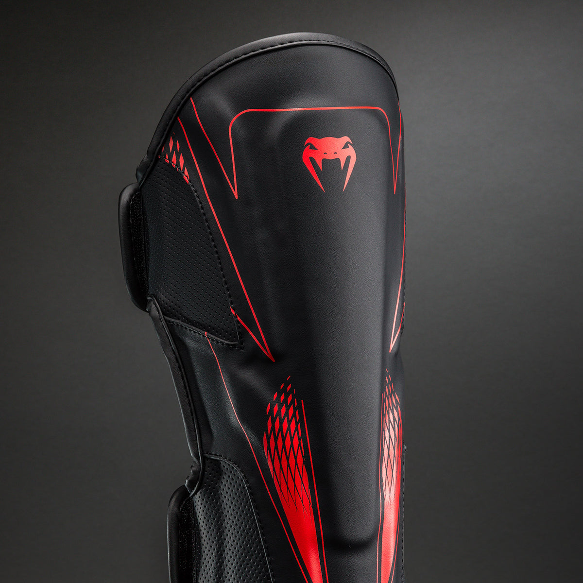 Venum Amazonia Reborn Schienbeinschoner - Schwarz/Rot