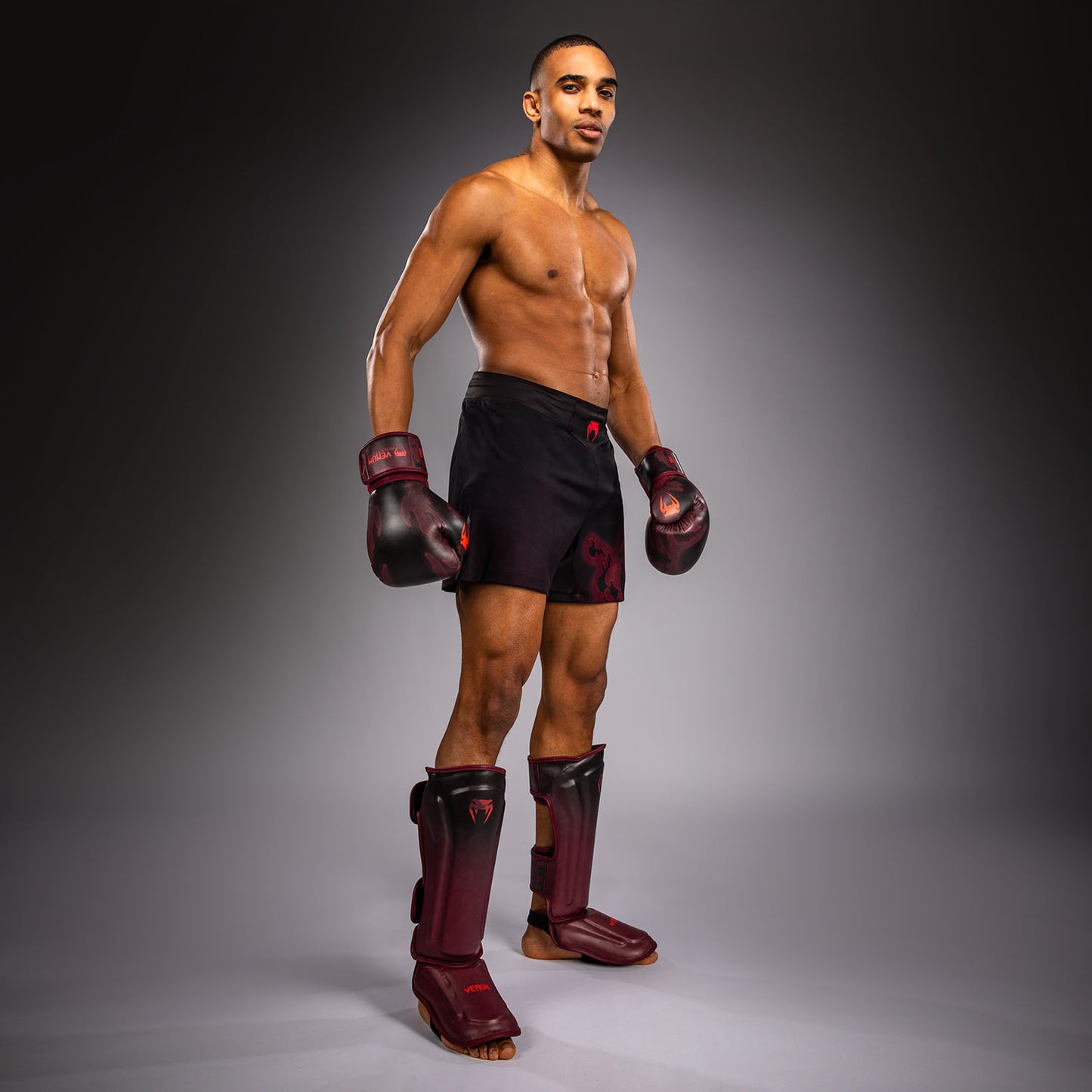 Venum Spectre Fightshorts – Schwarz/Rot