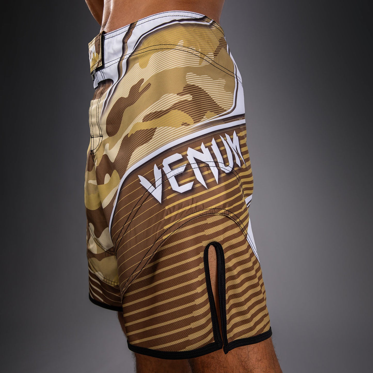 Venum Camo Hero Fightshorts - Hellbeige/Braun