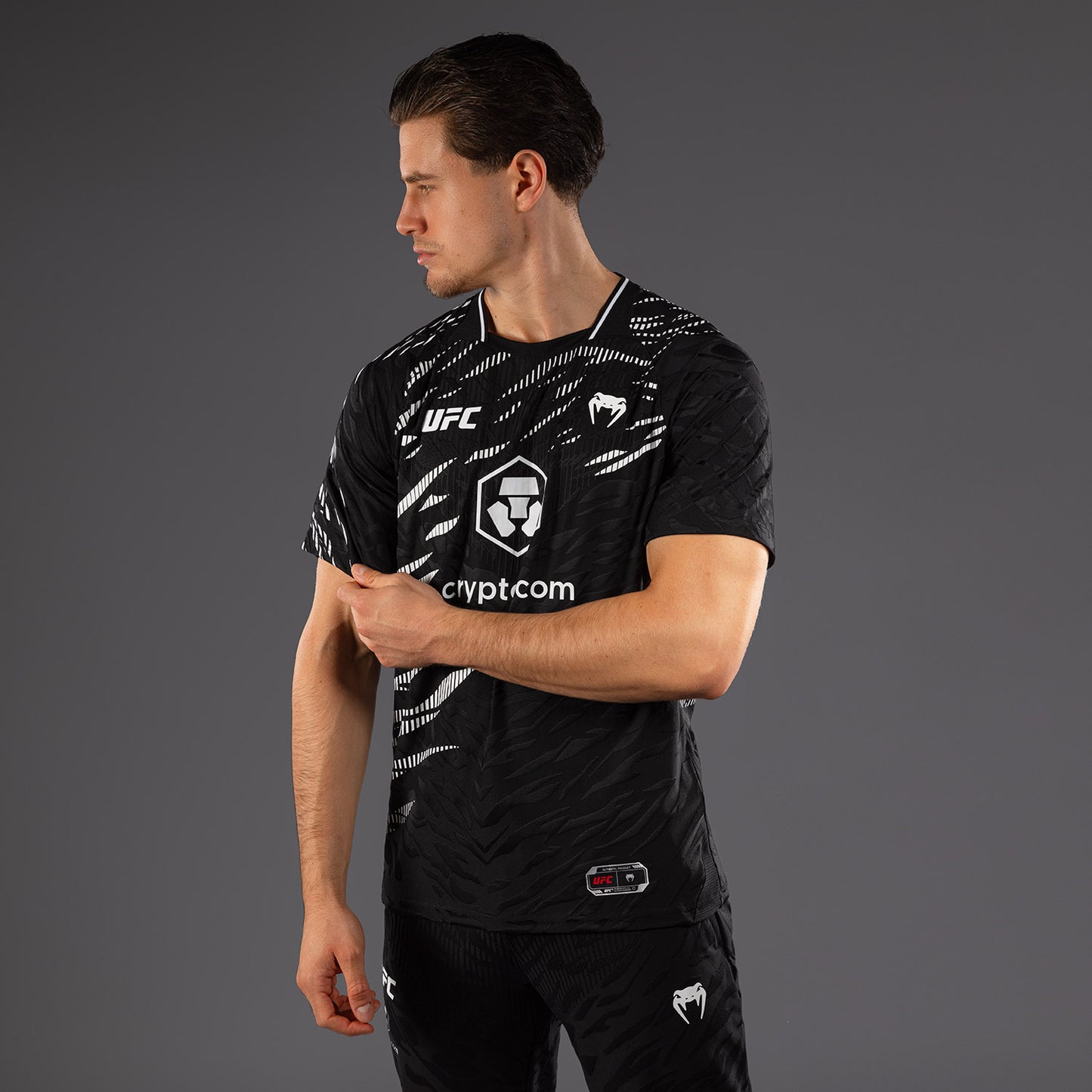 UFC Fusion by Venum Authentic Fight Night Herren Walkout Jersey - Schwarz