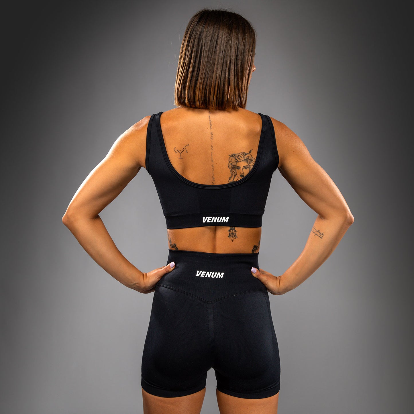 Venum Sculpt Long Sport-BH – Schwarz/Weiß